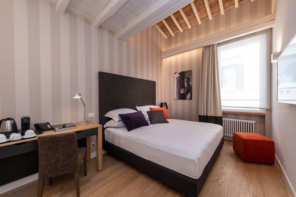 Laurina 33 Classic Double Room 5