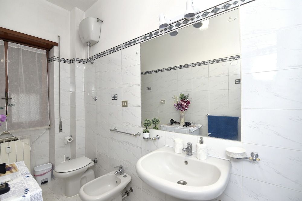 Tiberius Suite Roma Double Room, Balcony, City View (2) 7