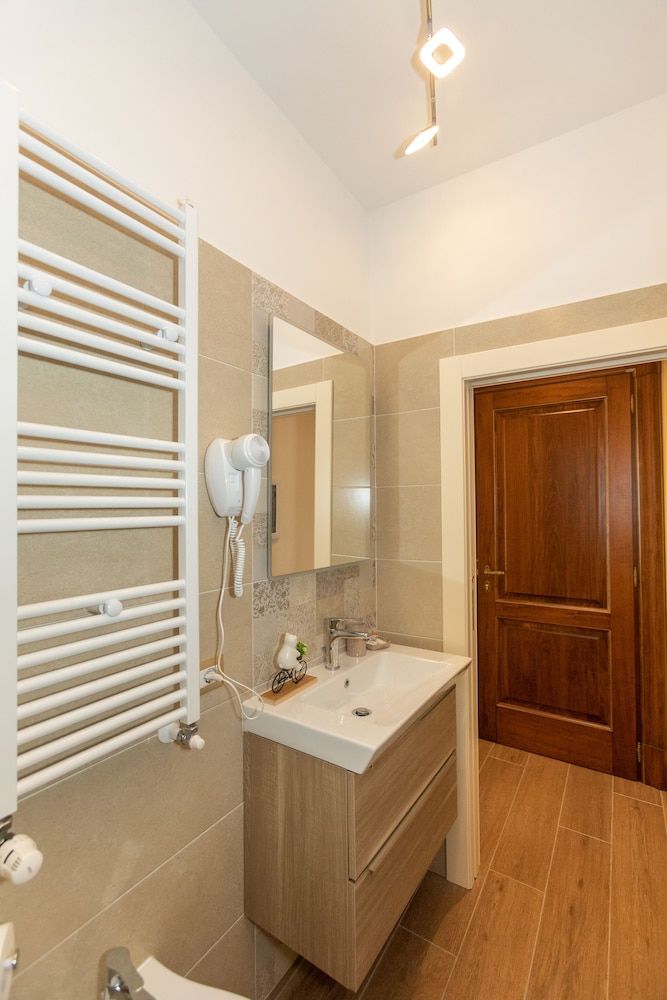 Kings Home In Rome Premium Quadruple Room 6