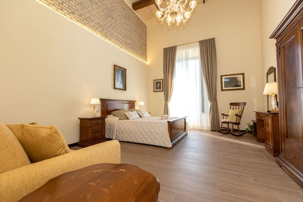 undefined Kings Home In Rome 10