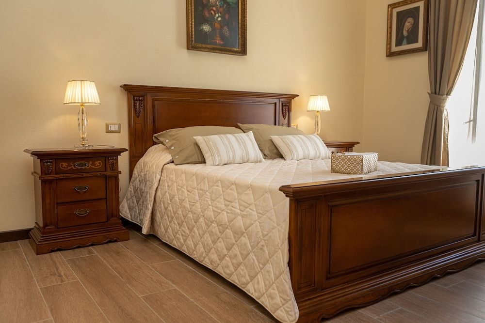 undefined Kings Home In Rome 9