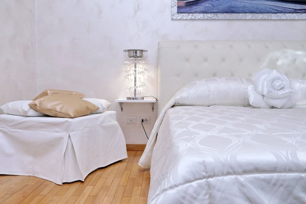 undefined Luxury Rome Guest House 6