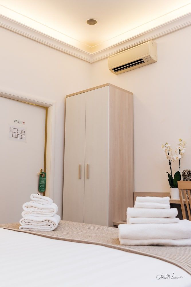 Magik Rooms Classic Triple Room, Private Bathroom 6