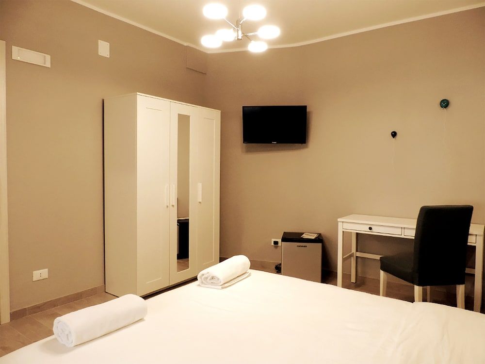 undefined Pretty Tiburtina Room 5