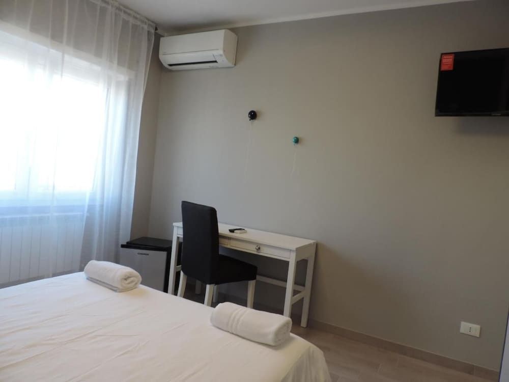 undefined Pretty Tiburtina Room 9