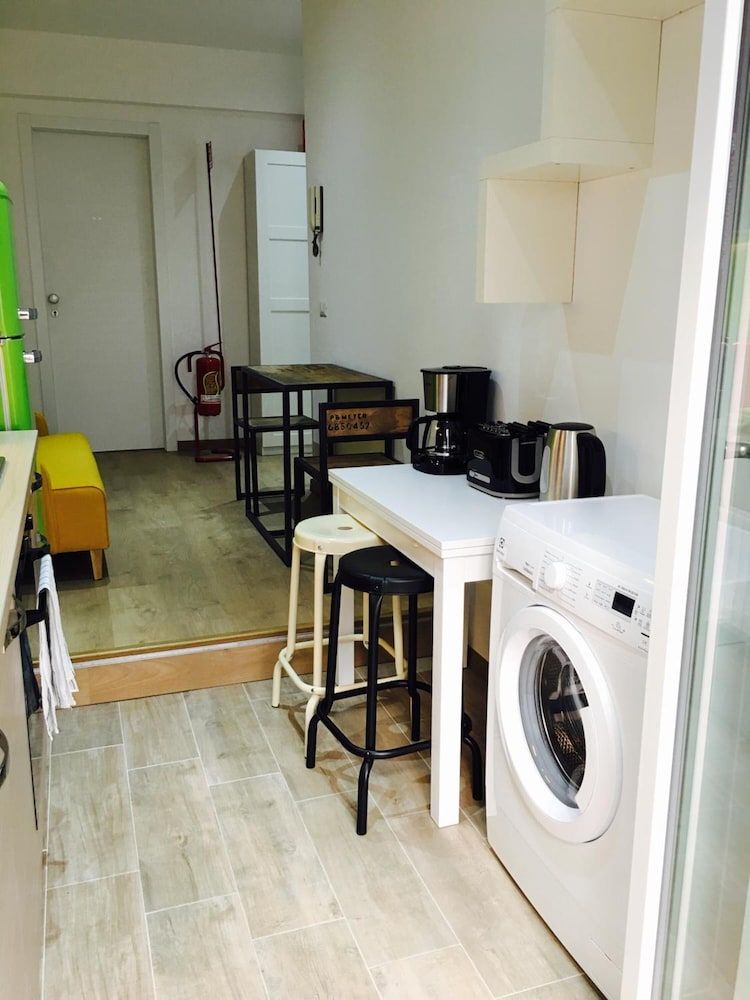 undefined Verrazzano 37 Guest House 5