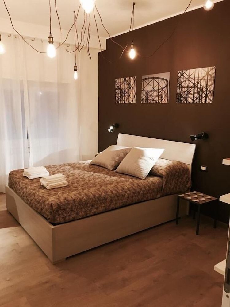 undefined Verrazzano 37 Guest House