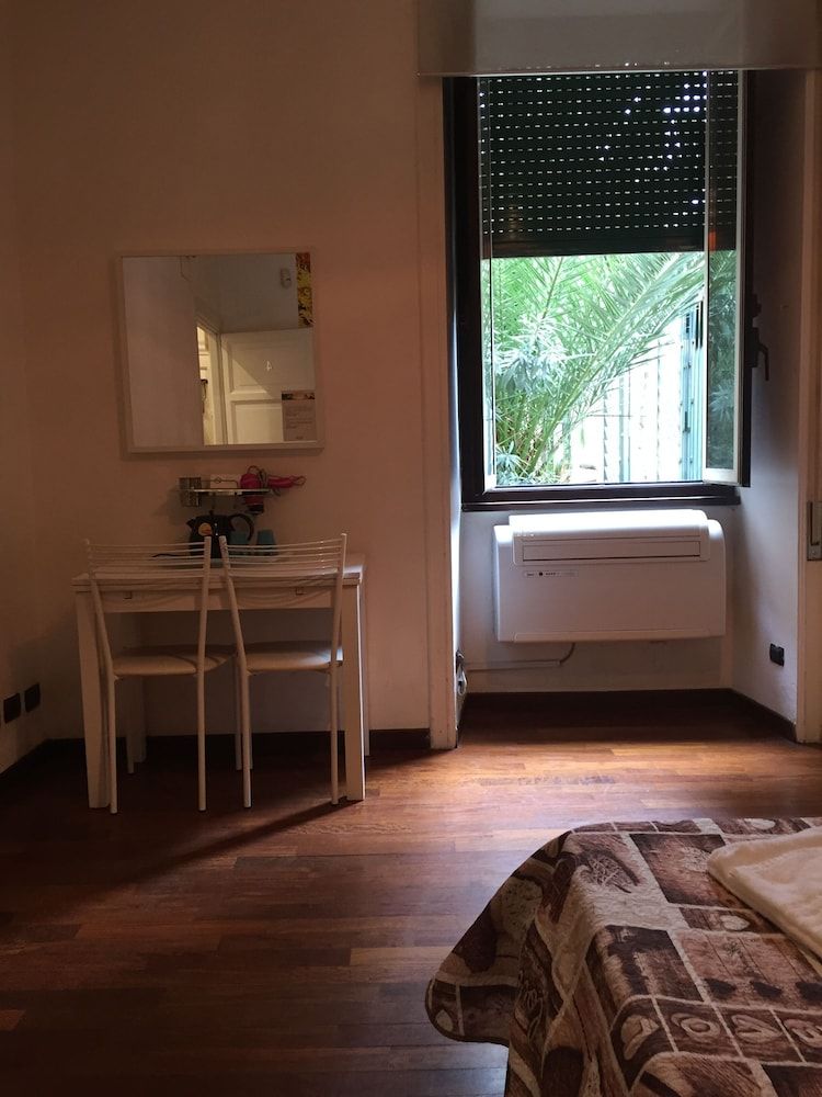 undefined ClaraHouse 6