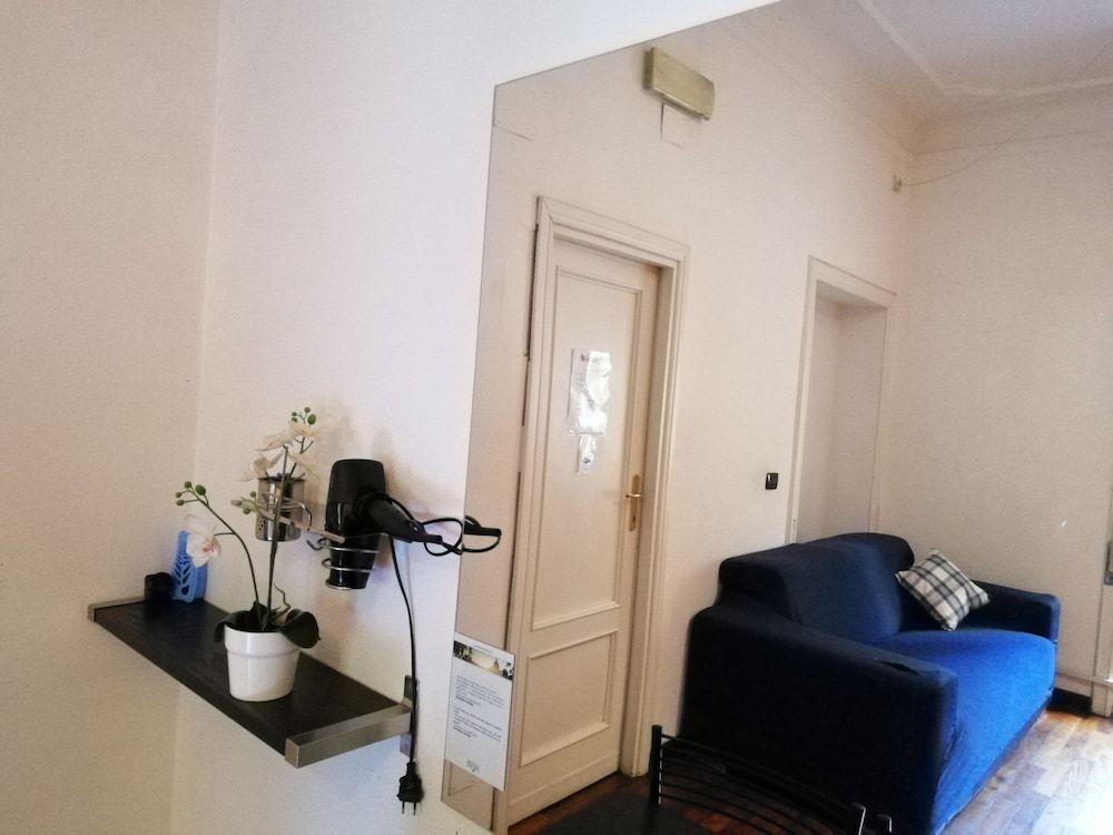 undefined ClaraHouse 8