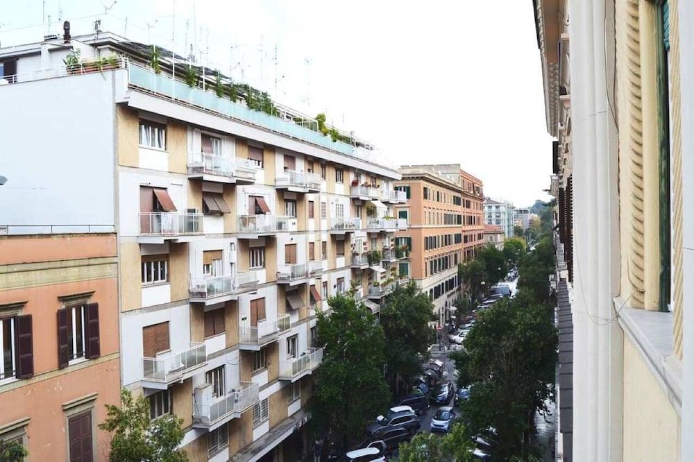 undefined AmoRoma Vatican 6