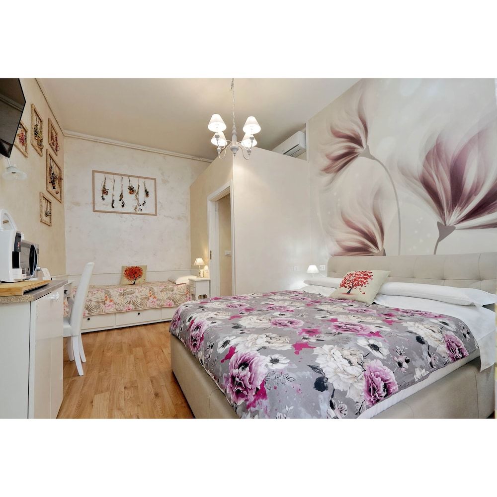 undefined Chilling Hot Tub Suite 6