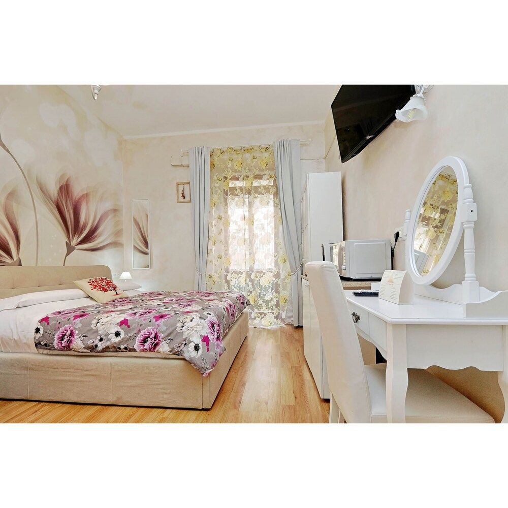 undefined Chilling Hot Tub Suite 8