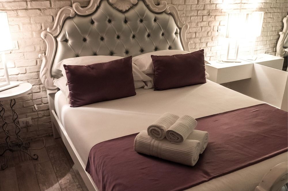 SuiteFrattini Superior Suite, Jetted Tub 2