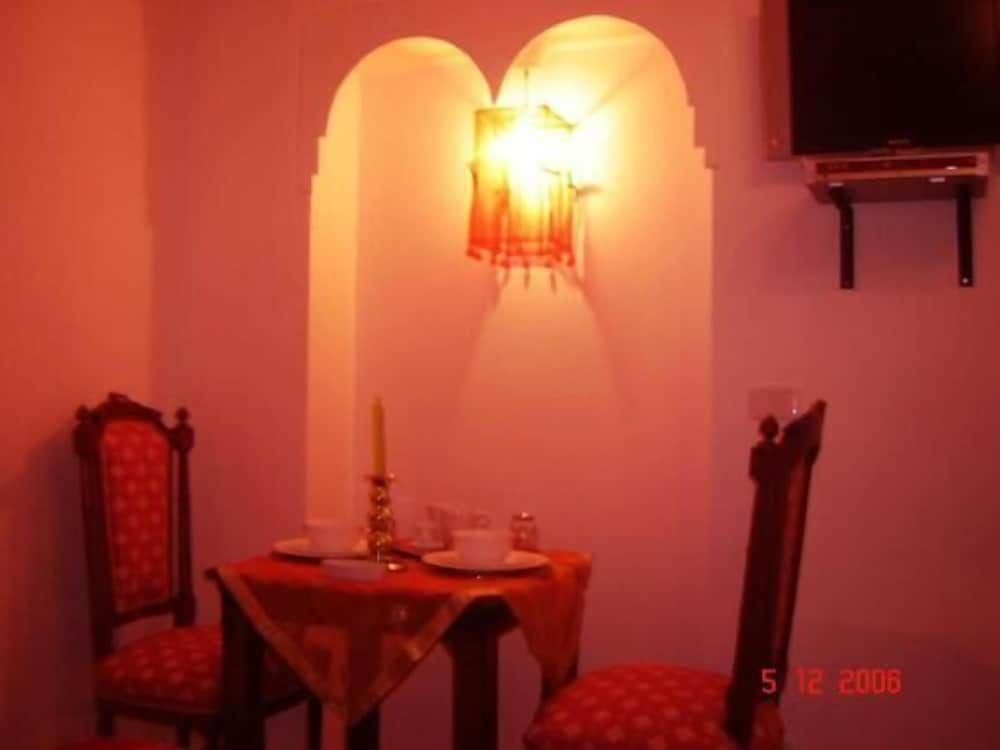 undefined CK Rooms 5