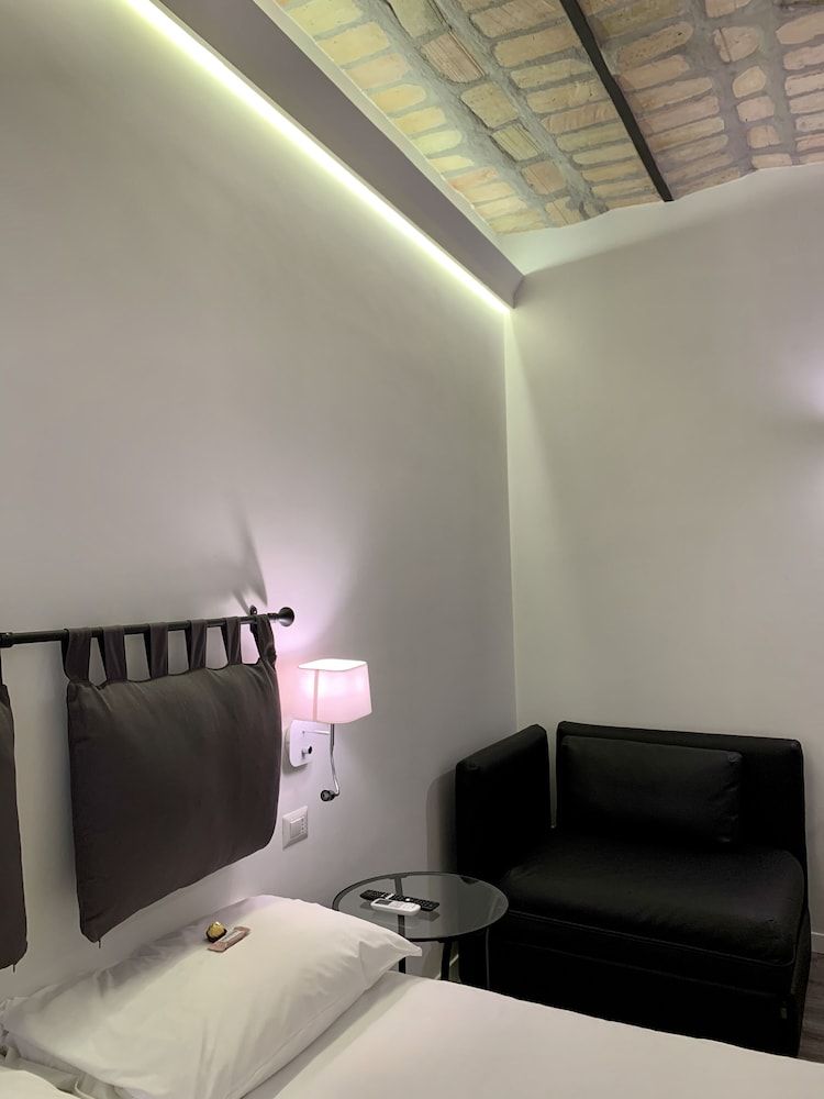 undefined Luxury Rooms near Colosseum 8
