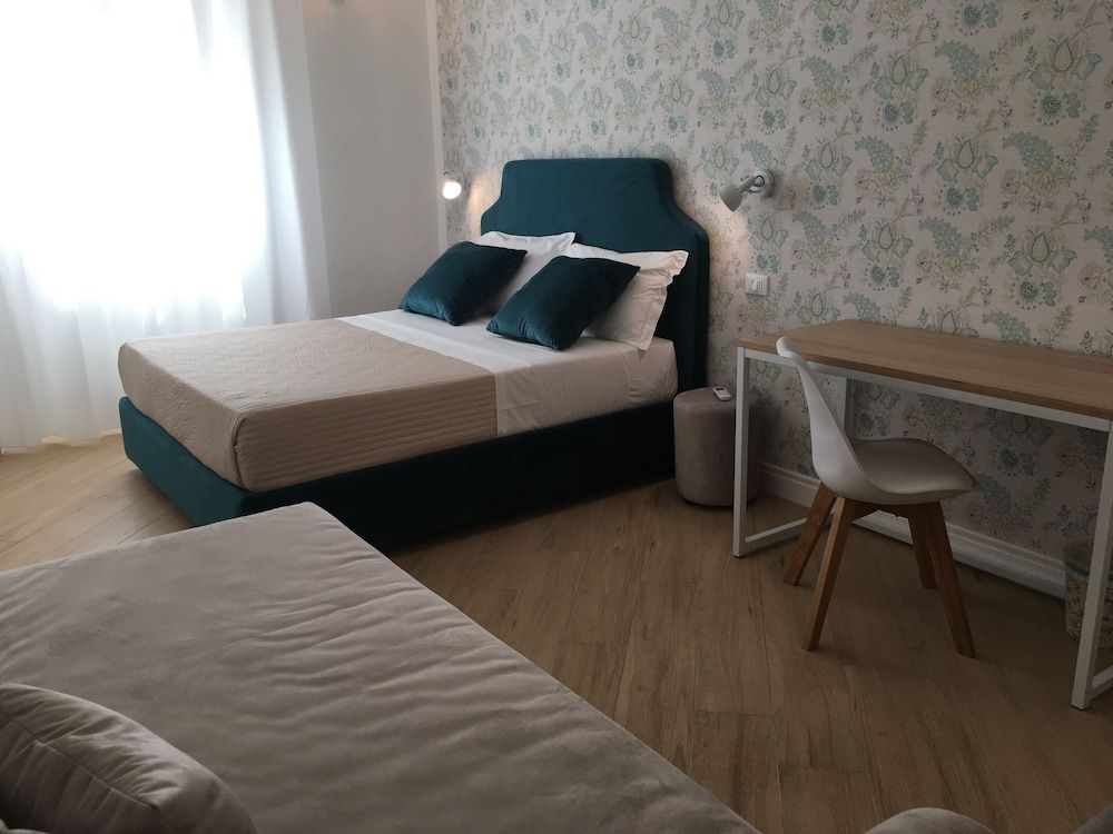 undefined Affreschi a San Pietro 6