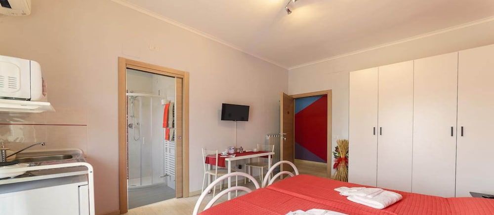 undefined Dafne Portonaccio 7