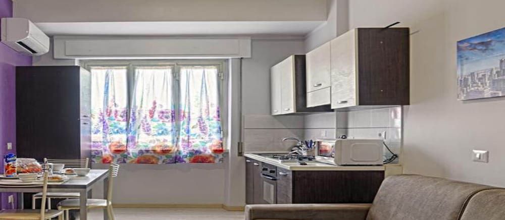 undefined Dafne Portonaccio 8