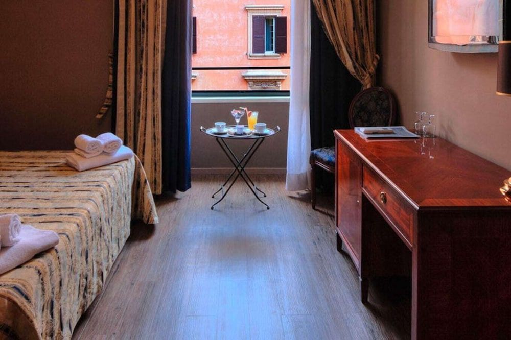 Vatican Top Accommodation Classic Triple Room 19