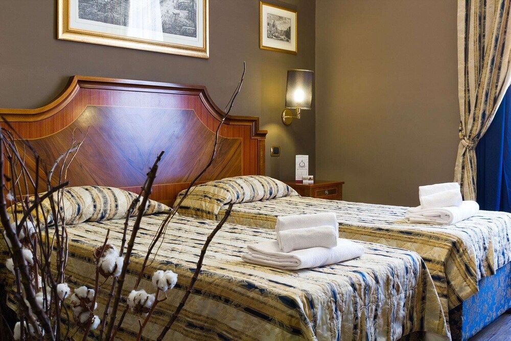 Vatican Top Accommodation Classic Triple Room 4