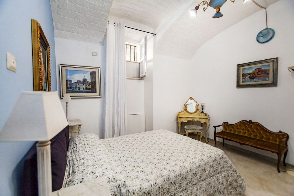 undefined Antica Dimora al Colosseo 6