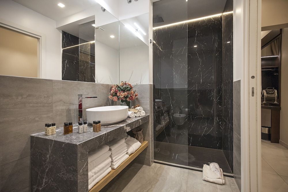 Roman Holidays Boutique Classic Double Room 15