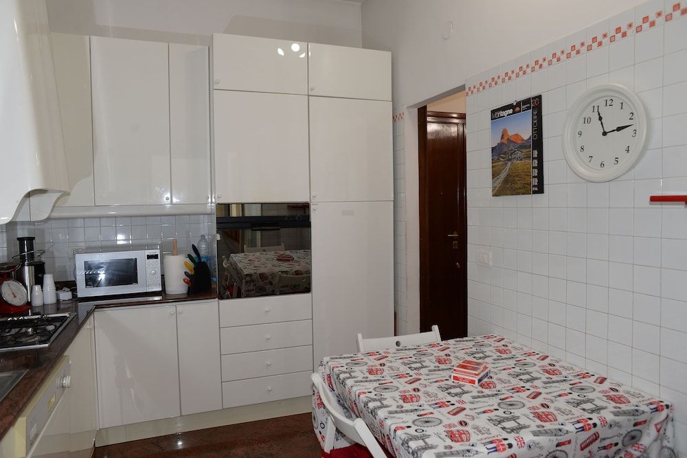 Room-emilio Home Triple Room in our Cozy Shared Dormitory, 1 Bedroom, Accessible, Smoking 16