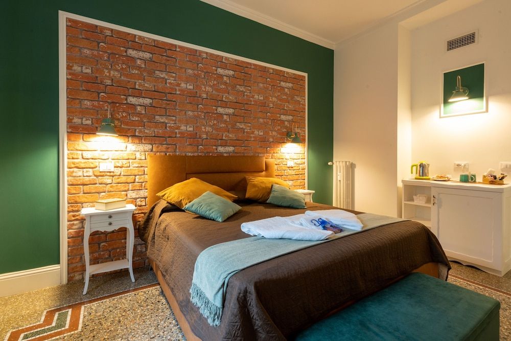 Capital Rooms Standard Double Room, 1 Queen Bed 3