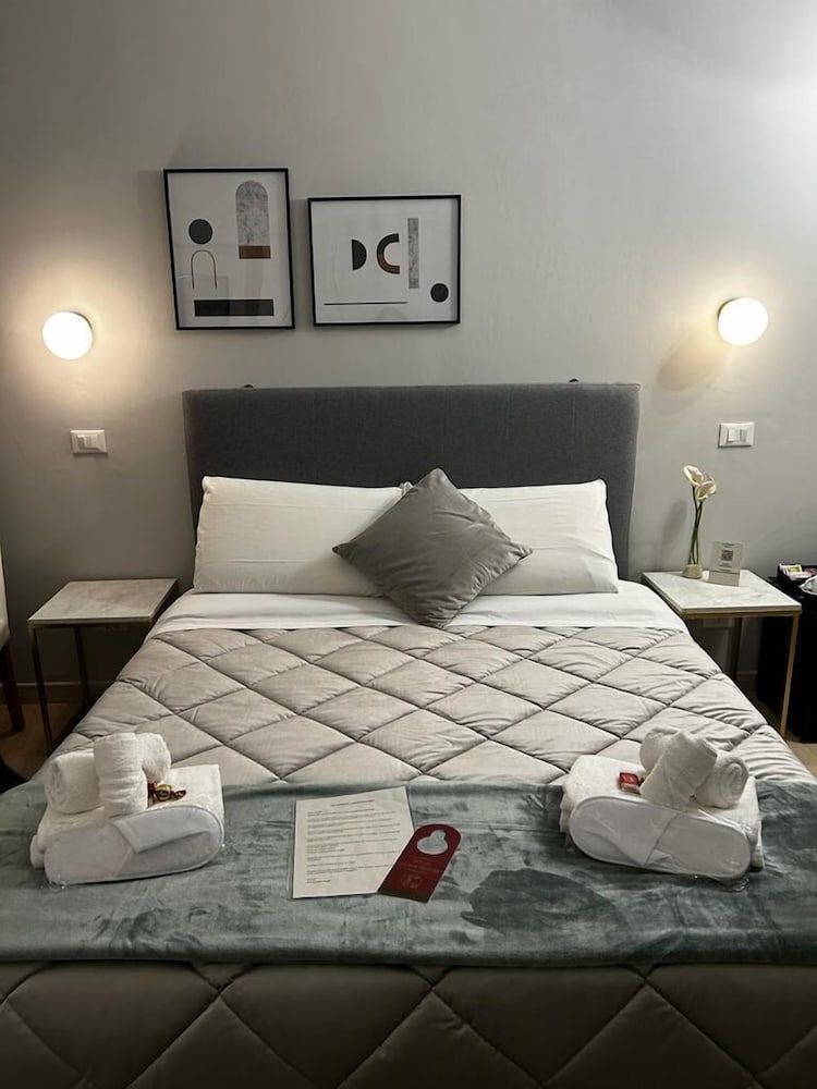 undefined AD Cavour Luxury Rooms 8