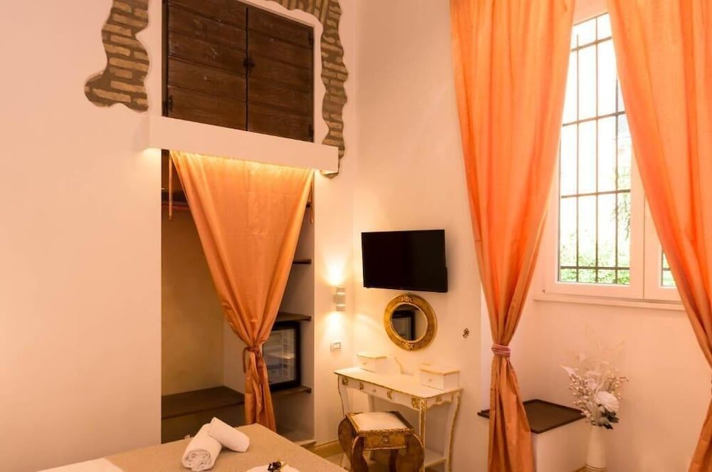 Roma Charming Rooms Double Room 8