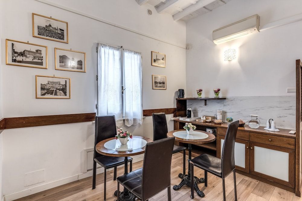 undefined Magenta Collection Cancello 4