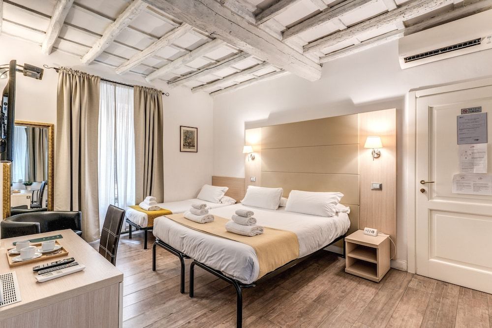 undefined Magenta Collection Cancello 2