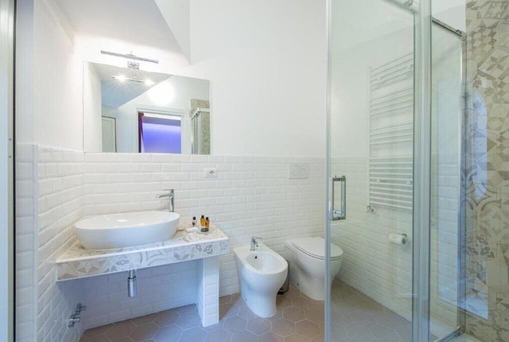 MAGENTA COLLECTION ARGENTINA Deluxe Double or Twin Room 17