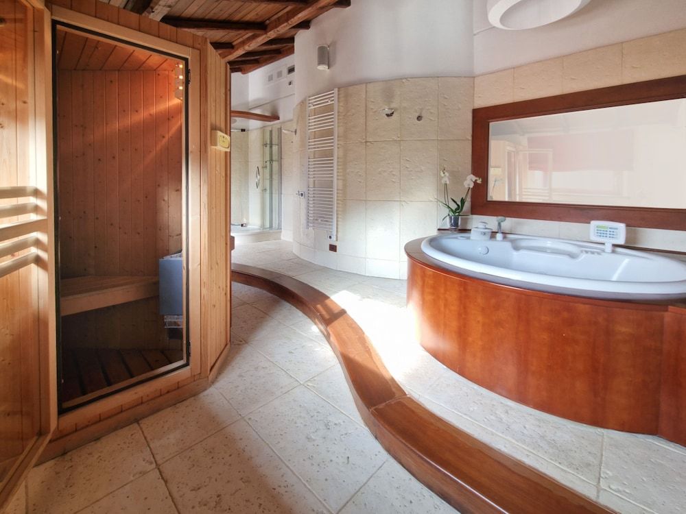 The Place 217 Junior Suite, Sauna 6