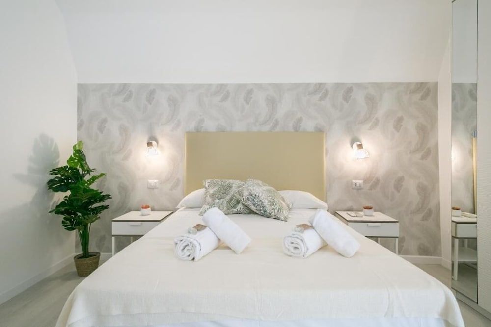 White Candia Guesthouse Quadruple Room 4