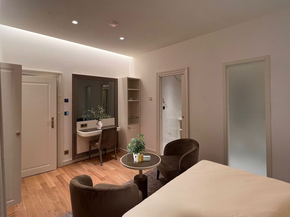 Martina Suites Room 10