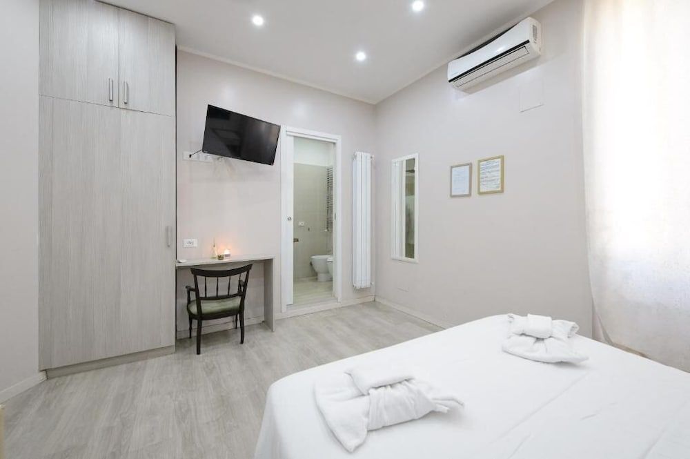 Economy Triple Room