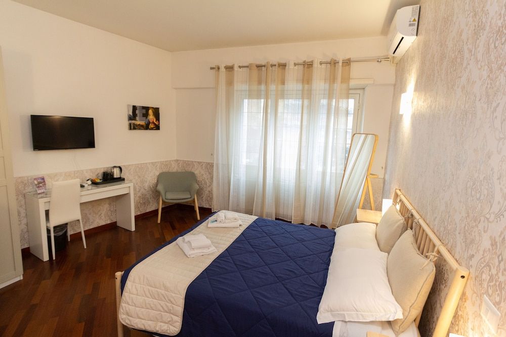 undefined Aurelio Deluxe Rooms 10