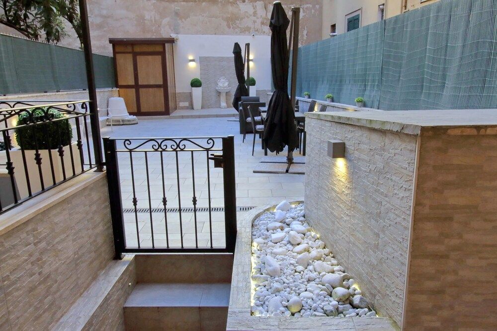 undefined Roman Holiday Colosseo 10