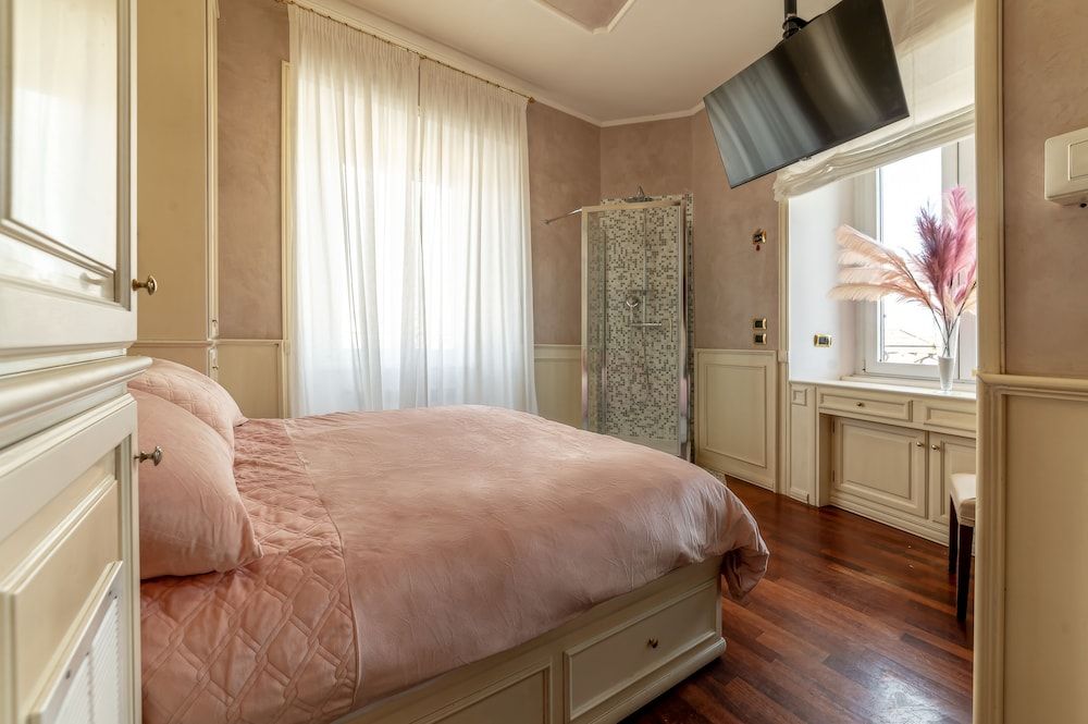 undefined Downtown Luxury B&B 10