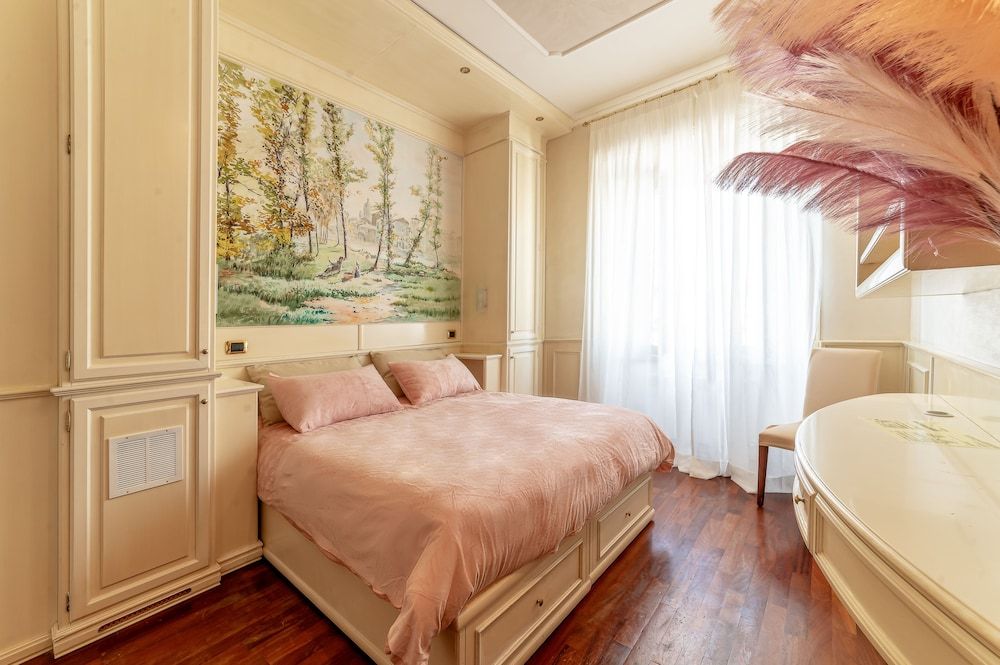 undefined Downtown Luxury B&B 9