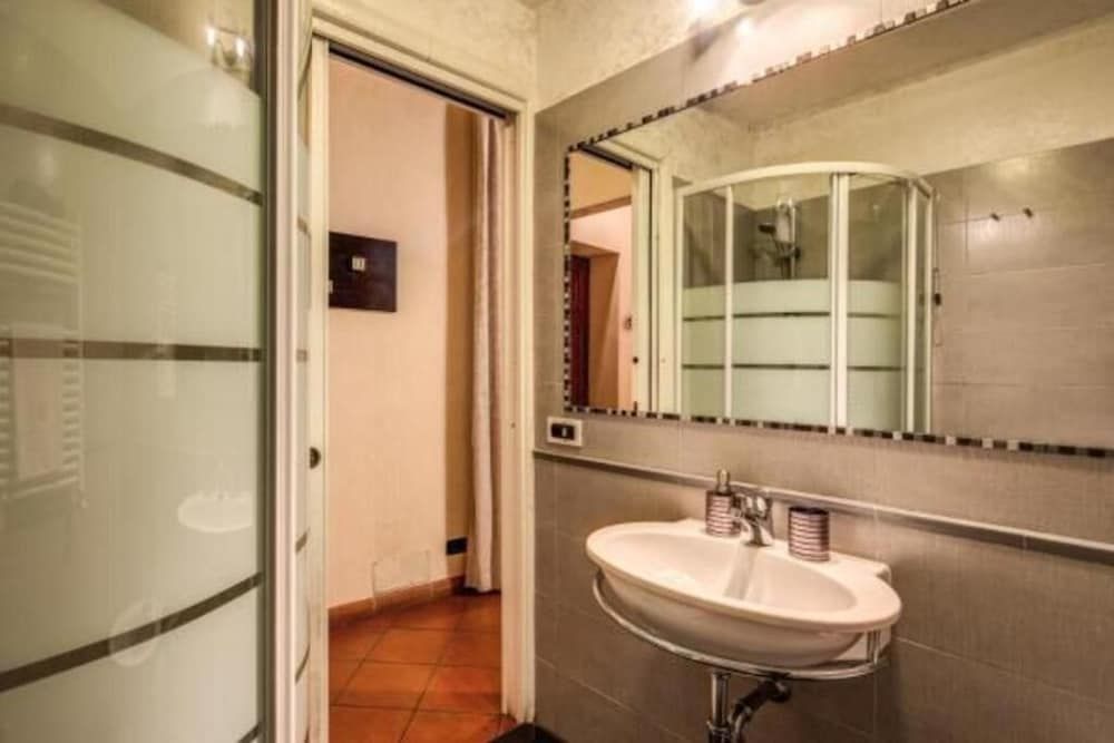 undefined MAGENTA COLLECTION FICO 6