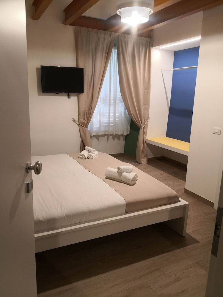 undefined Vatican Italian rooms 5