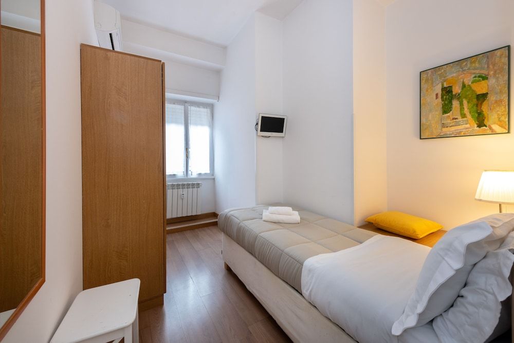 undefined Aurelia Home Guest House 10