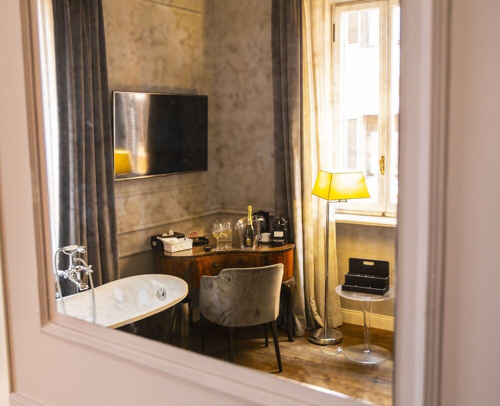 undefined Relais San Lorenzo in Lucina 9