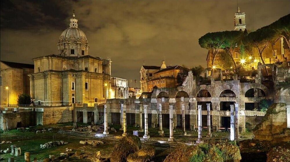 undefined S.P.Q.R. Suite 2