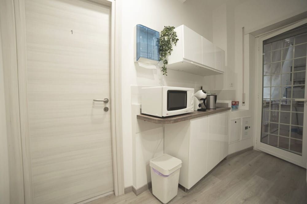 Appia Antica Guest House Standard Double Room, 1 Queen Bed 11