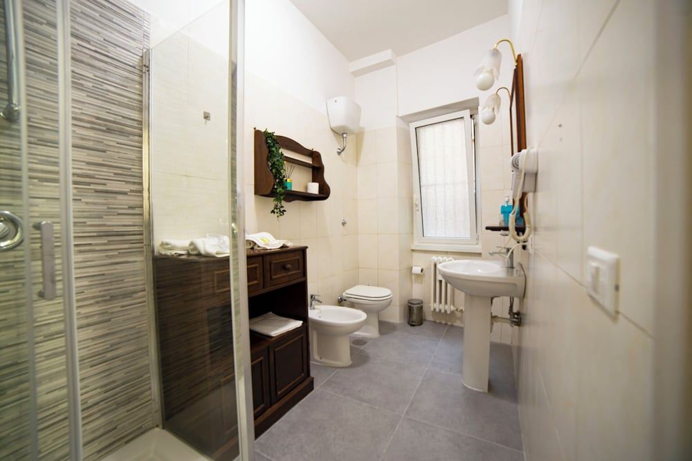 Appia Antica Guest House Standard Double Room, 1 Queen Bed 6