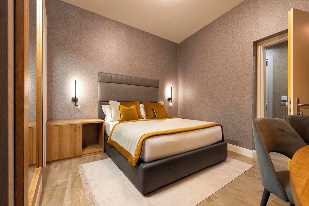 Royal Rooms Corso Classic Double Room 6