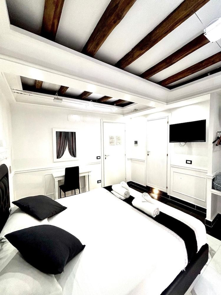 undefined Relais Parlamento 4